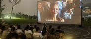 （免看欧美肥胖老女人黄色片转载）成都秋夜“新耍法”：到公园看坝坝电影